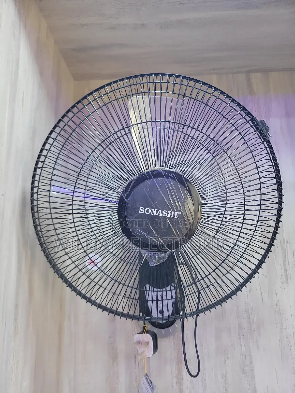 Sonashi 16" Wall Fan