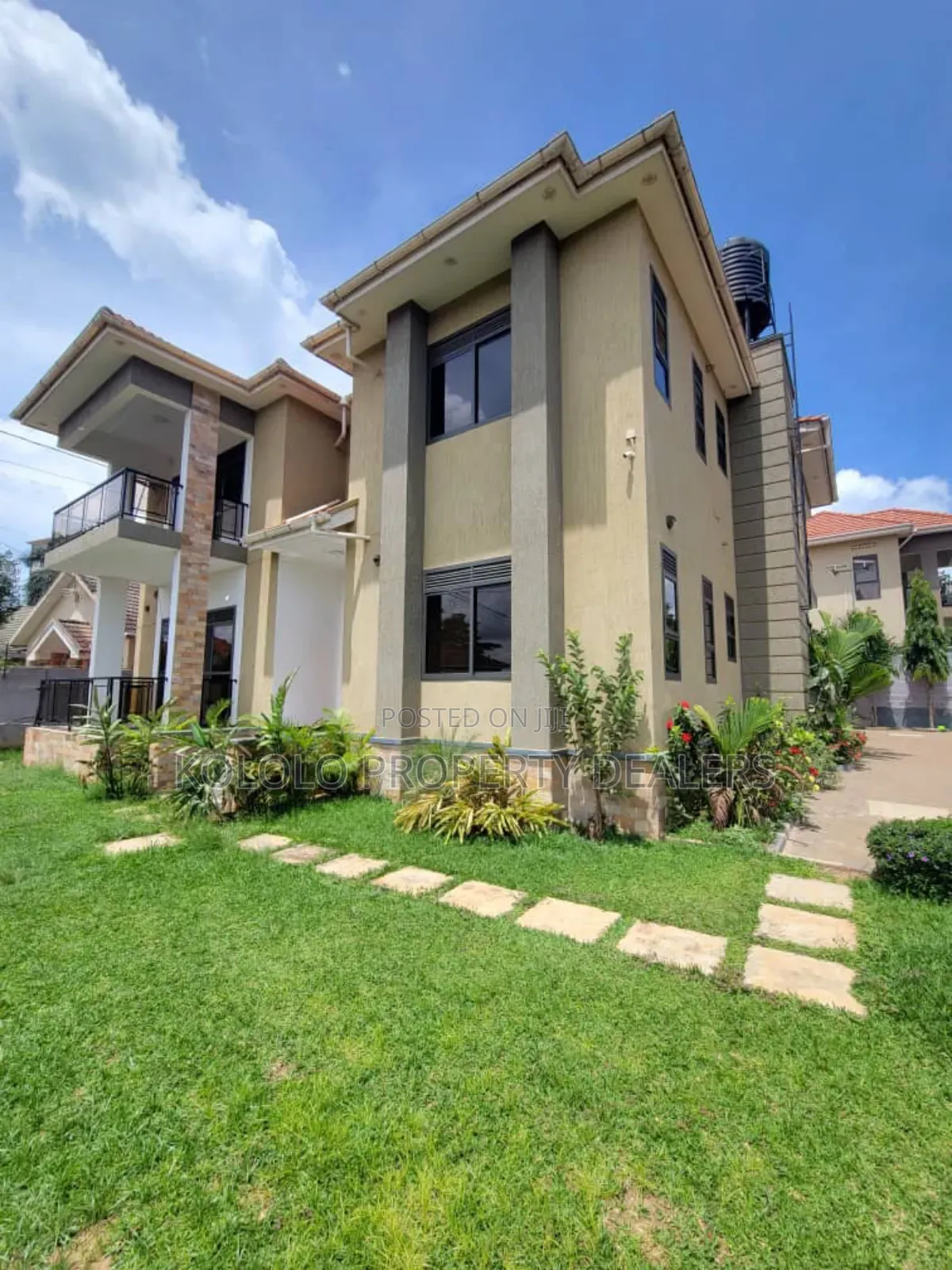 5bdrm Mansion in Bunga, Central Division for sale