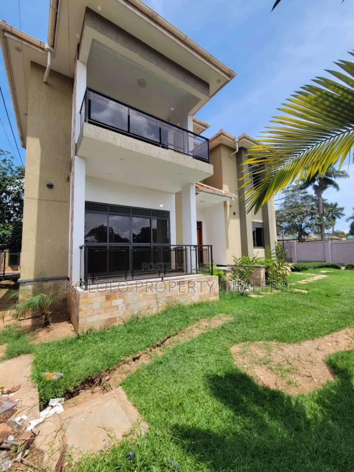 5bdrm Mansion in Bunga, Central Division for sale