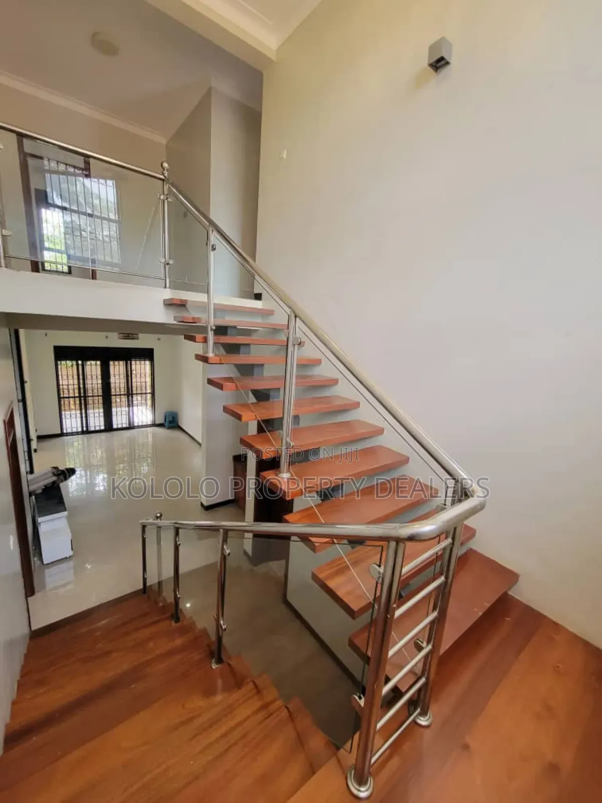5bdrm Mansion in Bunga, Central Division for sale