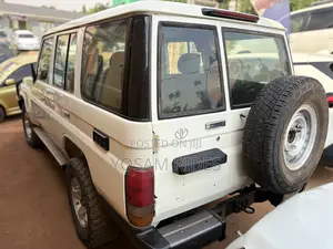 Toyota Land Cruiser Prado 4.0 i 2012 White