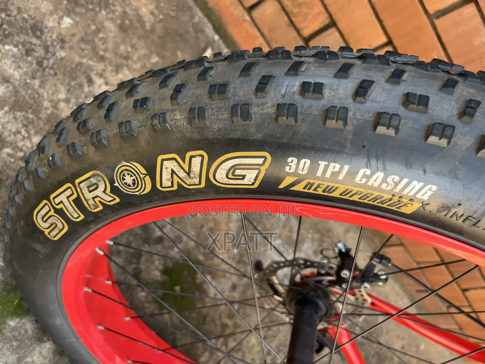 Sports Bike With Big Tyre