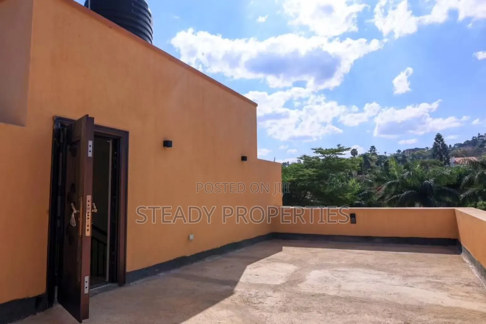 5bdrm Mansion in Munyonyo, Central Division for rent