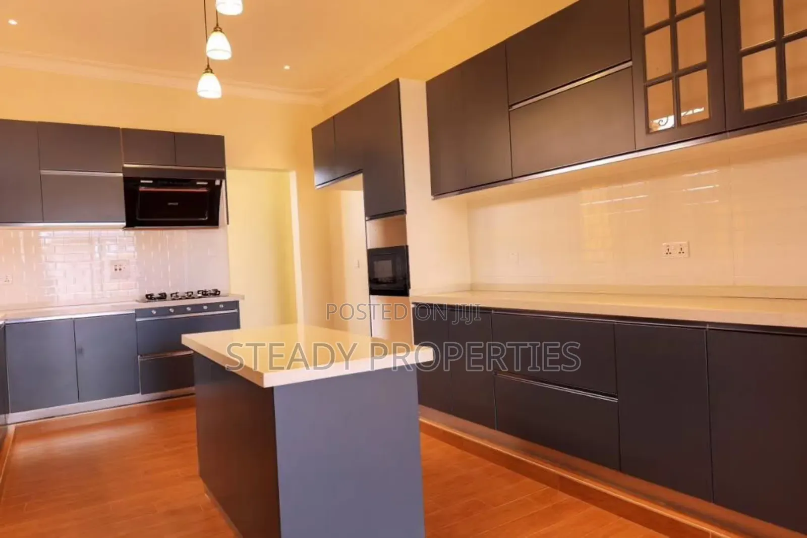 5bdrm Mansion in Munyonyo, Central Division for rent