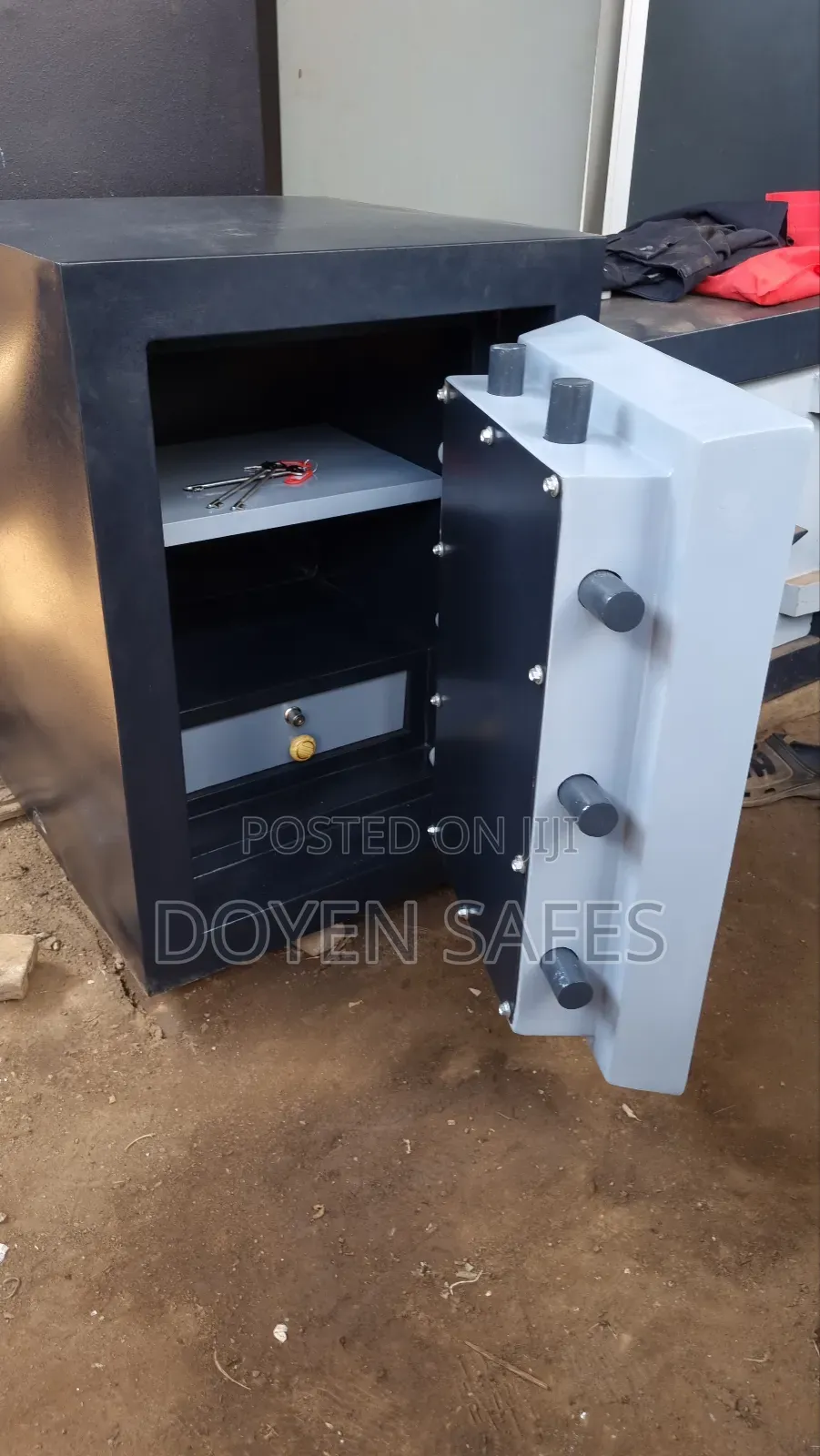 Strong Storage Boxes 400kgs