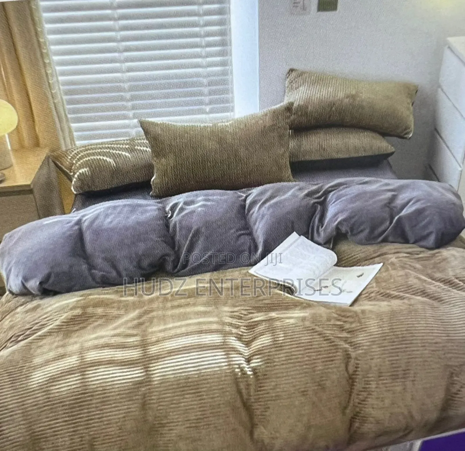 4pc Quality Coral Duvet 6x6 Brown