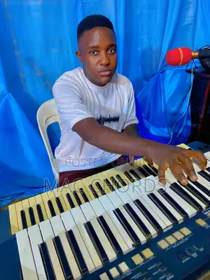 Church and Band Pianist for Hire