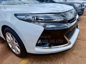 Toyota Harrier 2.0 Turbo 2017 Off white