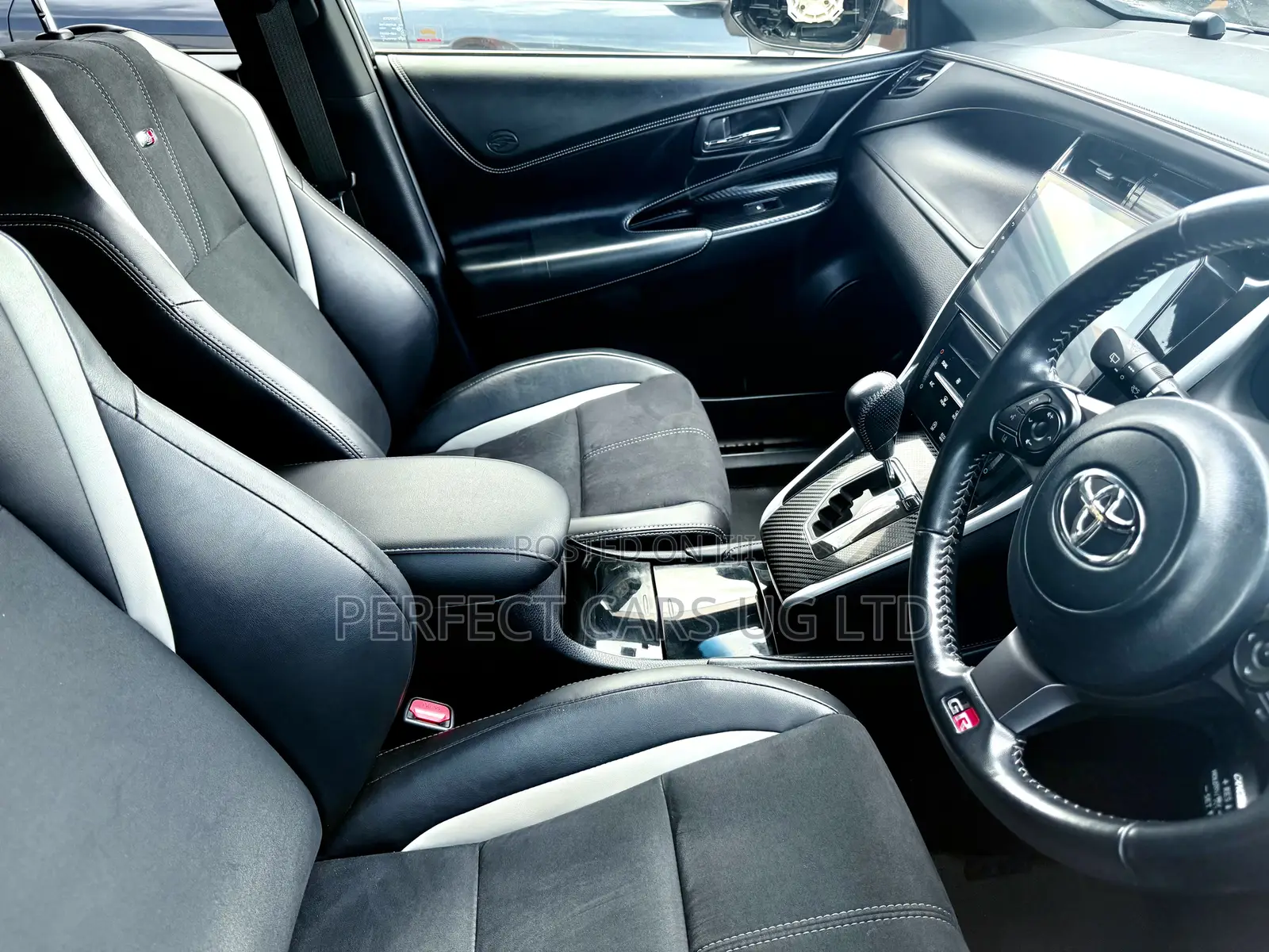 Toyota Harrier 2.0 Turbo 2017 Off white