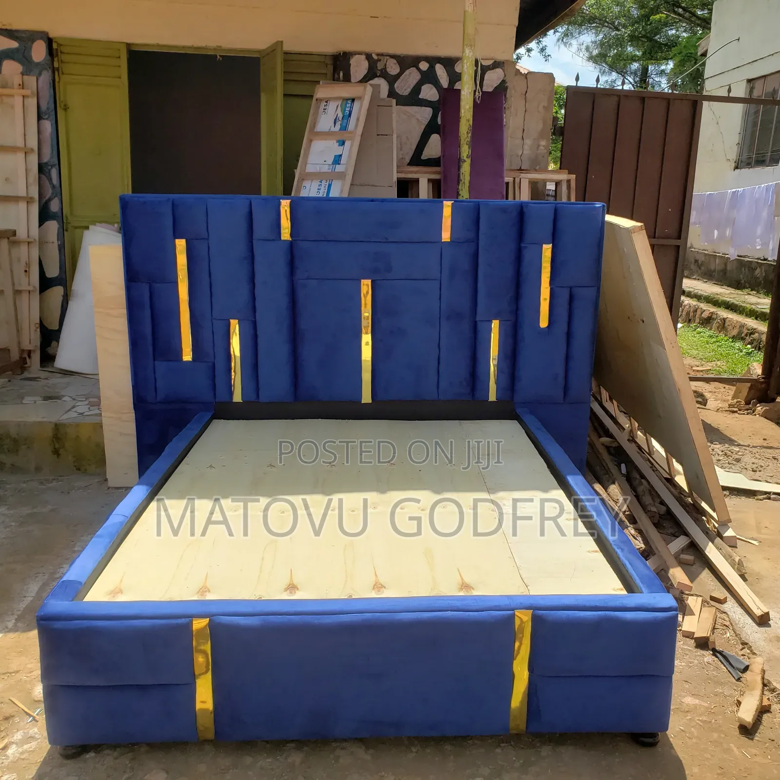 Gold Design 5x6 Bed Quick Sale