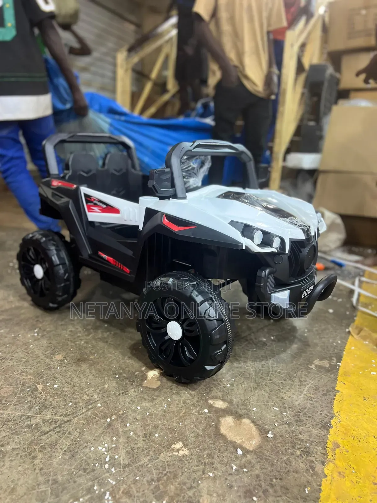 New Model White Kids Rechargeable Electric Car