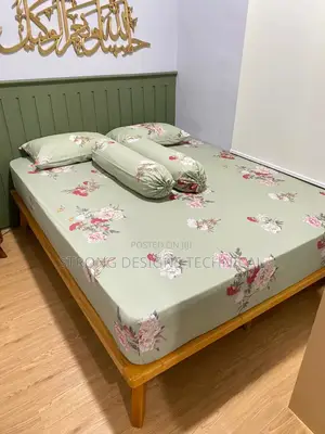 5 X 6ft ( 35cm Height ) Queen Sized Bed.