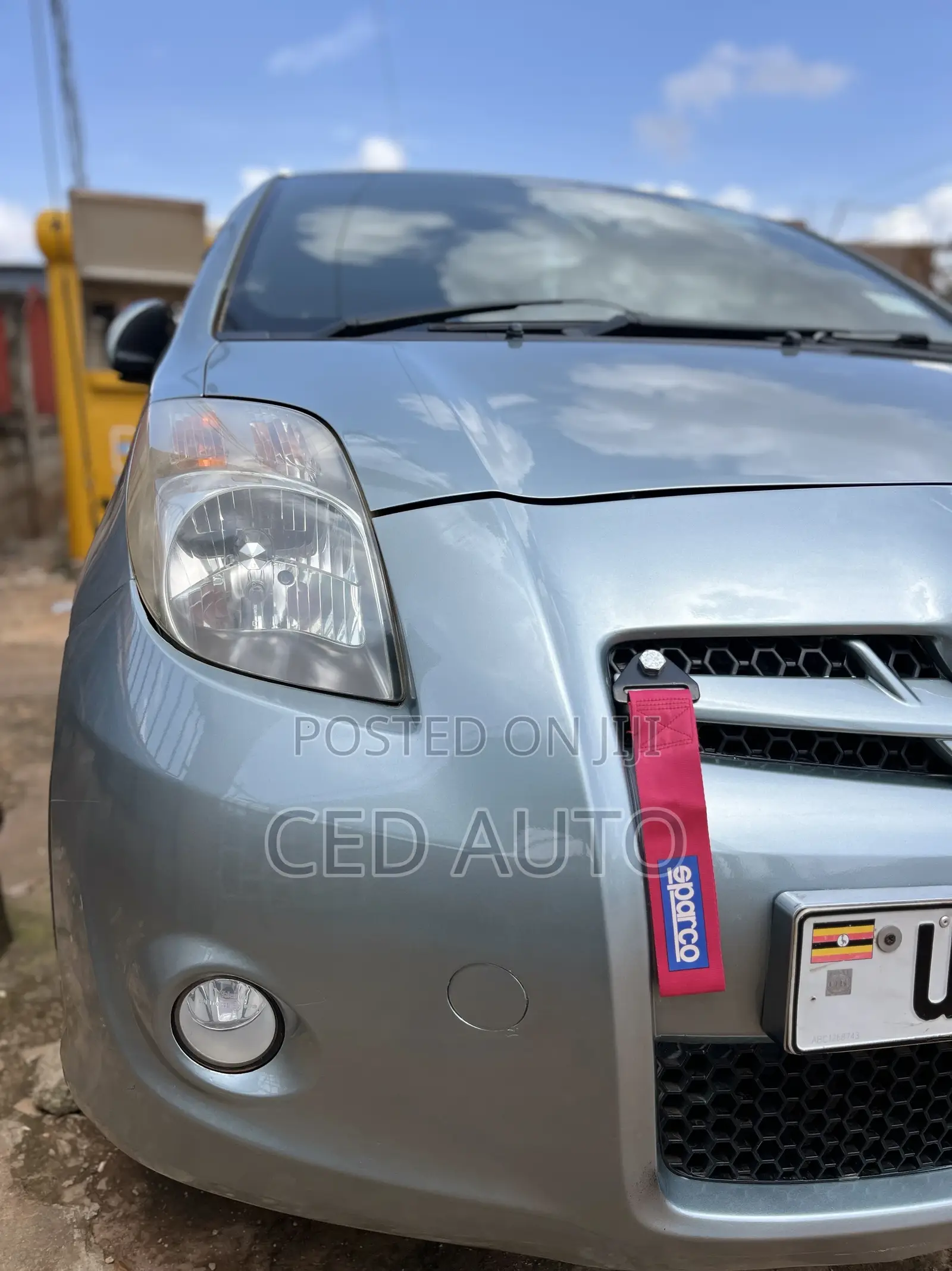 Toyota Vitz 2009 Silver