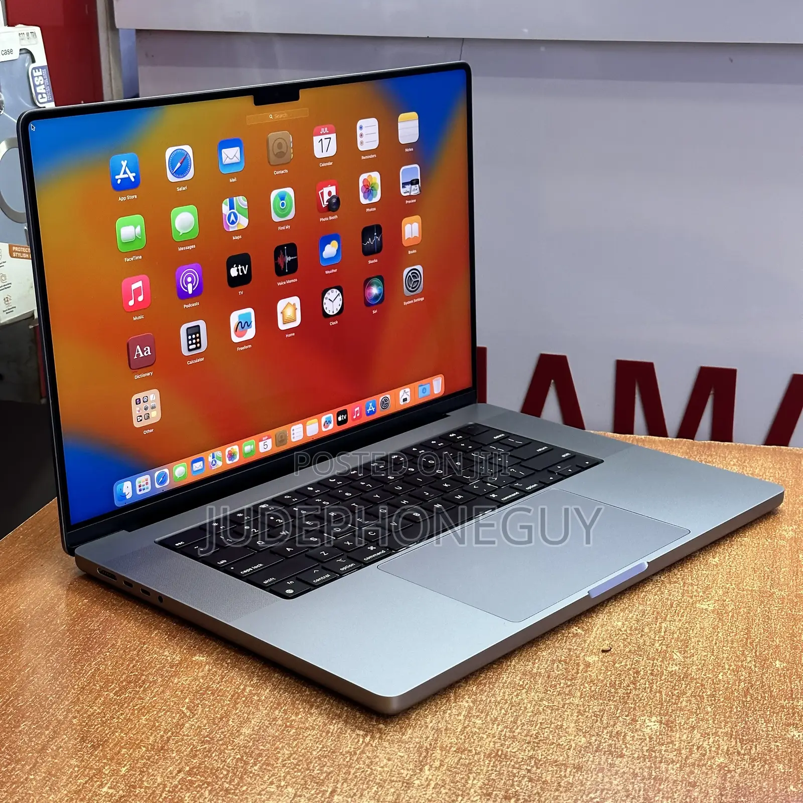 Laptop Apple MacBook Pro 2021 M1 16GB Apple M1 Pro SSD 512GB