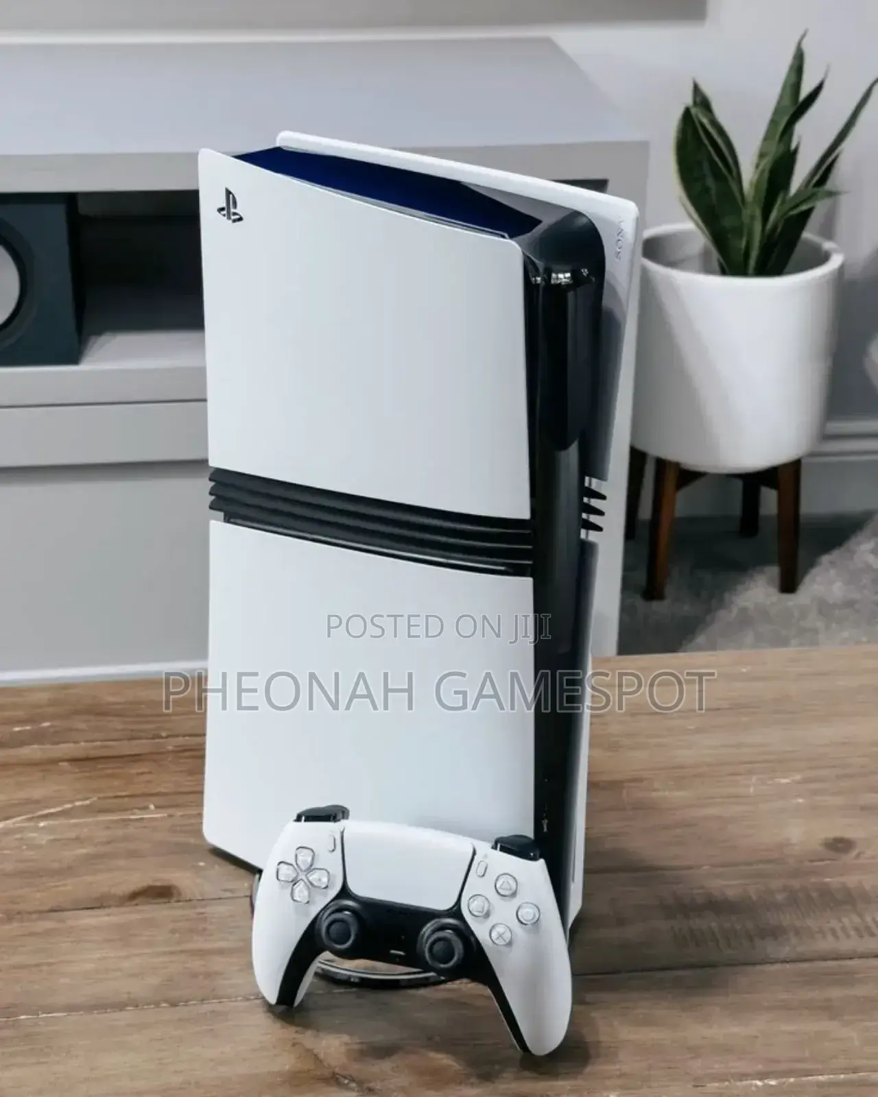 Playstation 5 Pro. Comes With 3 Games and 1 Controller