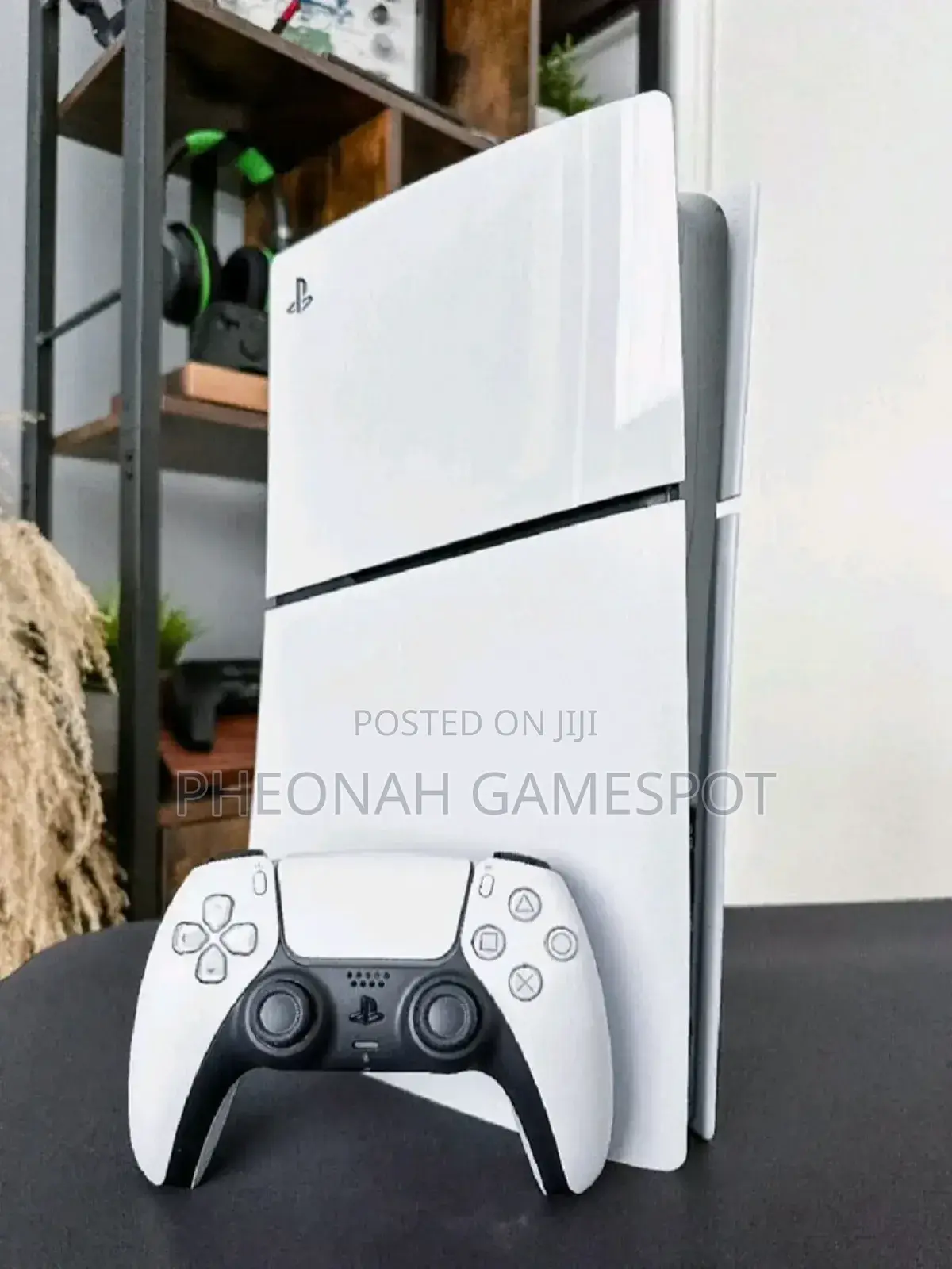 Playstation 5 Standard (Ps5) With a Controller and 3 Games