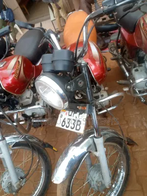 Bajaj Boxer 100 2022 Red