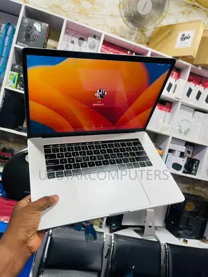 Laptop Apple MacBook Pro 2017 8GB Intel Core I7 SSHD (Hybrid) 256GB