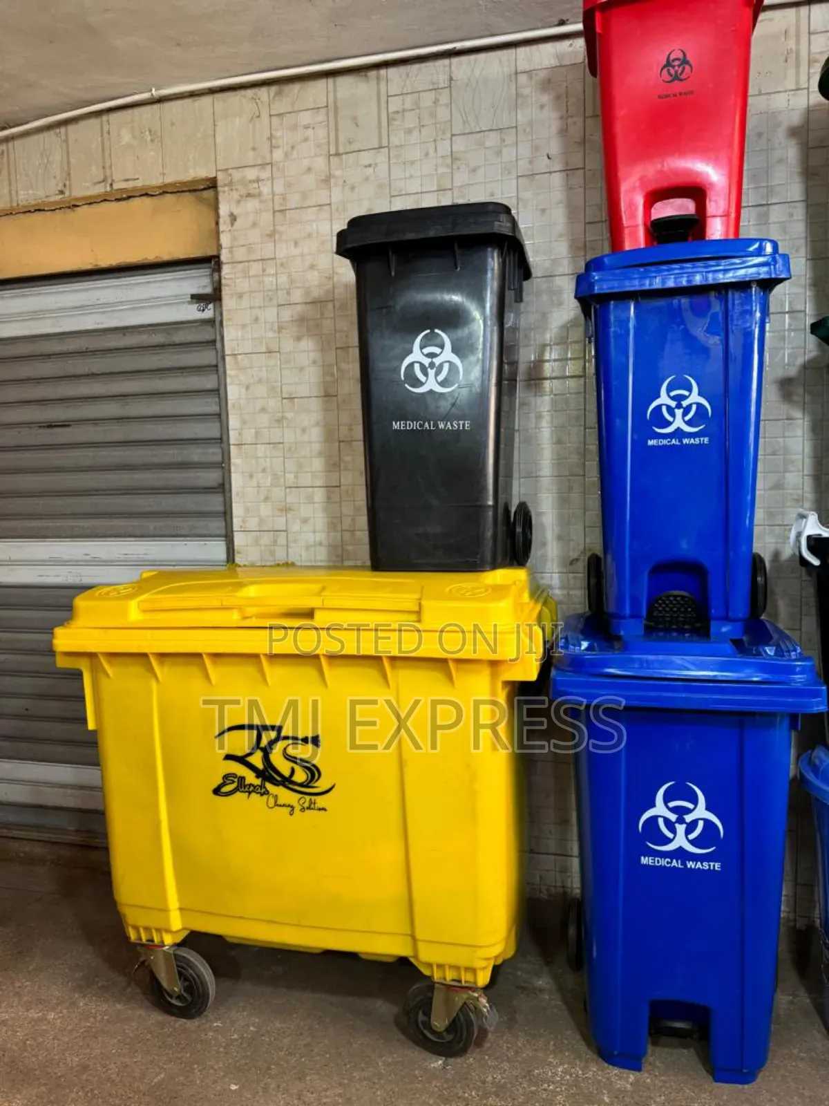 Huge Outdoor Plastic Dust Bins 660 LTRS at 2m,1100ltrs at 3.9m