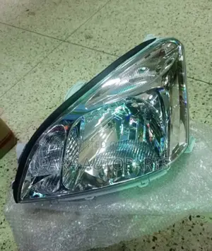 Headlight Premio 2002