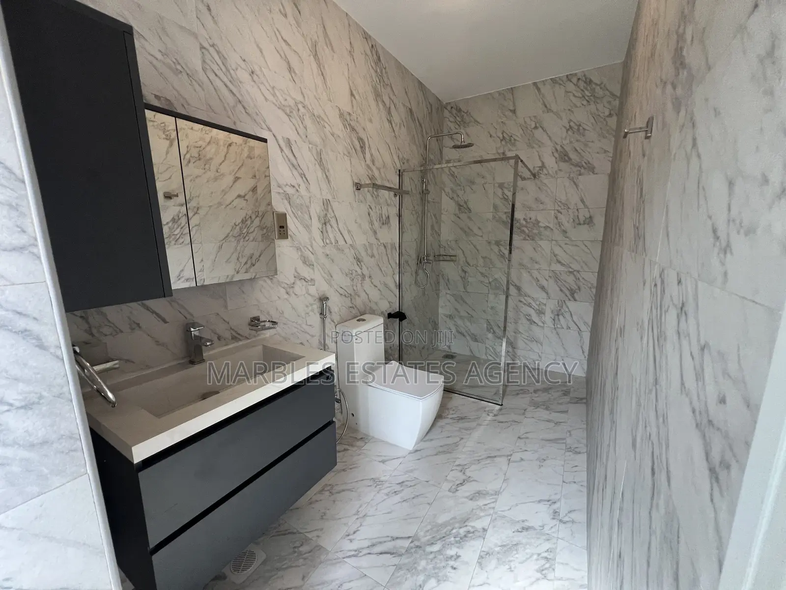 4bdrm Condo in Kololo, Central Division for sale