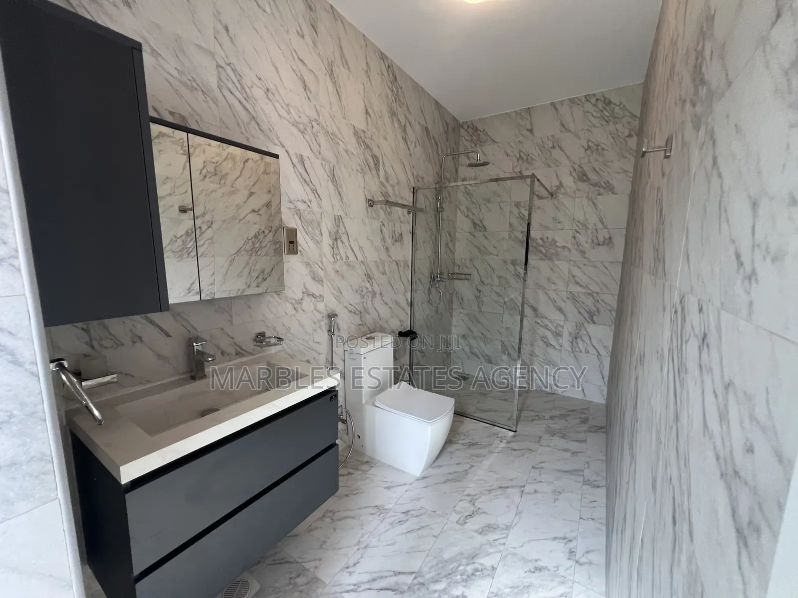 4bdrm Condo in Kololo, Central Division for sale