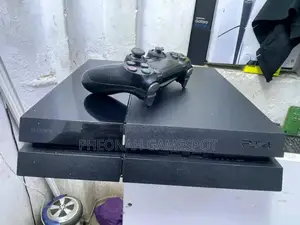Playstation 4 Standard Standard. Chipped With 10 Games
