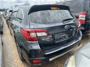 Subaru Outback 2.5i AWD 2016 Gray