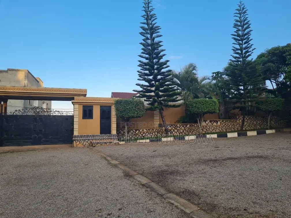 Furnished Mini Flat in Mukono TC for sale