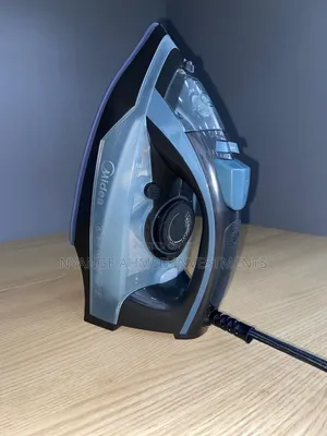 Photo - Steam Iron. Midea Steam Iron
