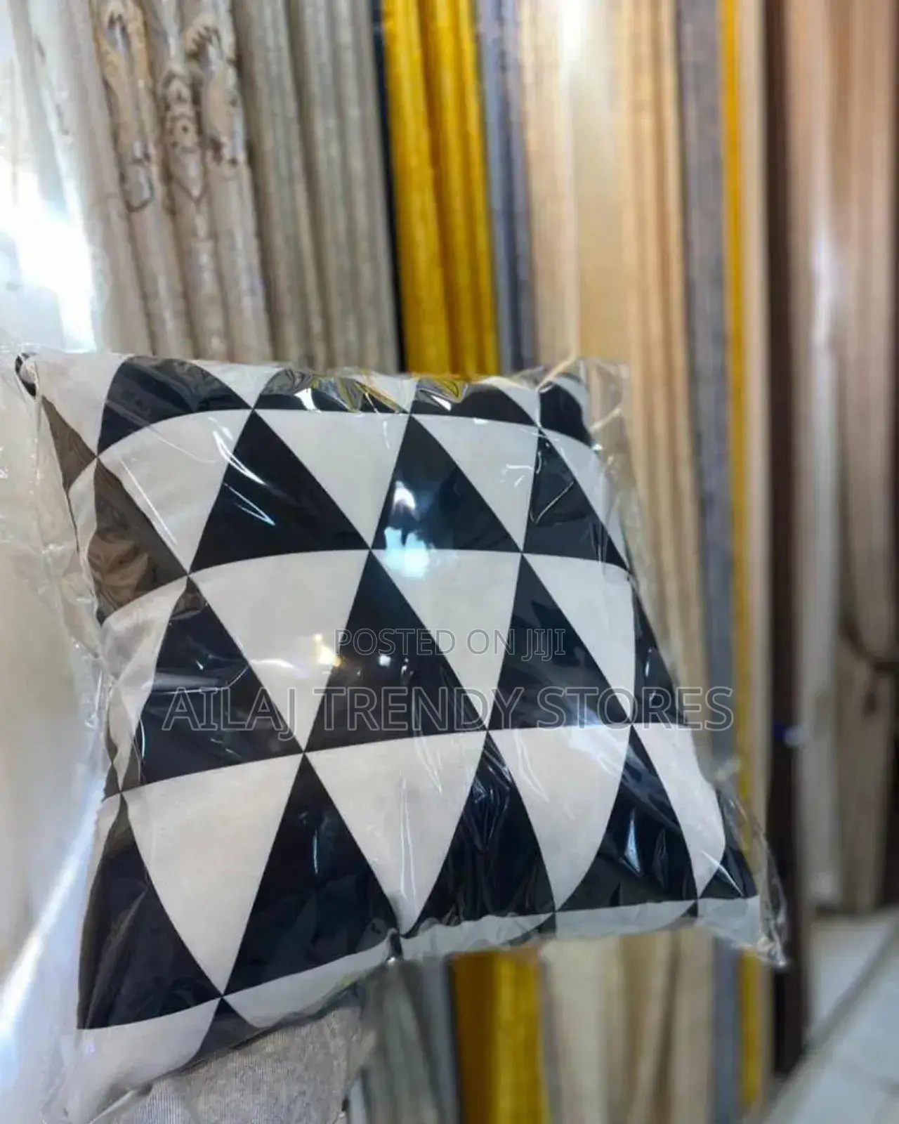 Posh Fibre Throw Cushions