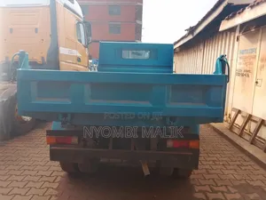 Mitsubishi Tipper 1989 Blue
