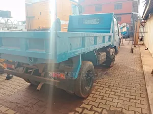 Mitsubishi Tipper 1989 Blue