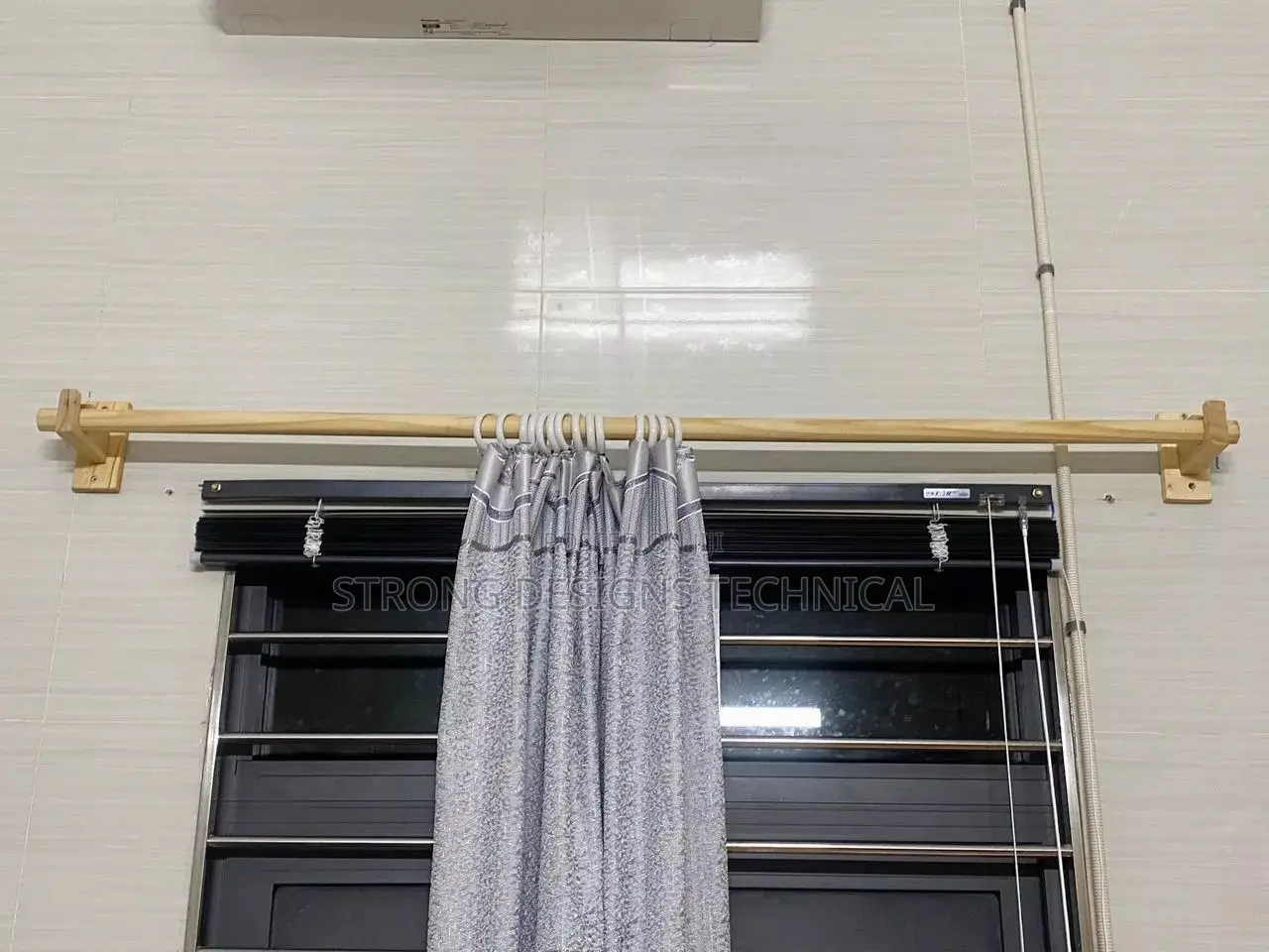 1 Meter Solid Wood Curtain Rods Natural Finish