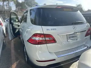 Mercedes-Benz M Class ML 350 4Matic 2012 White