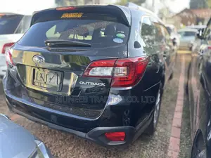 Subaru Outback 2.5i AWD 2016 Black