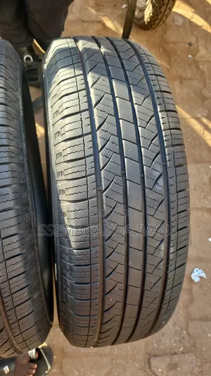 235/65r17 Original Practical Max Foreign Used