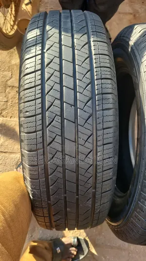 235/65r17 Original Practical Max Foreign Used