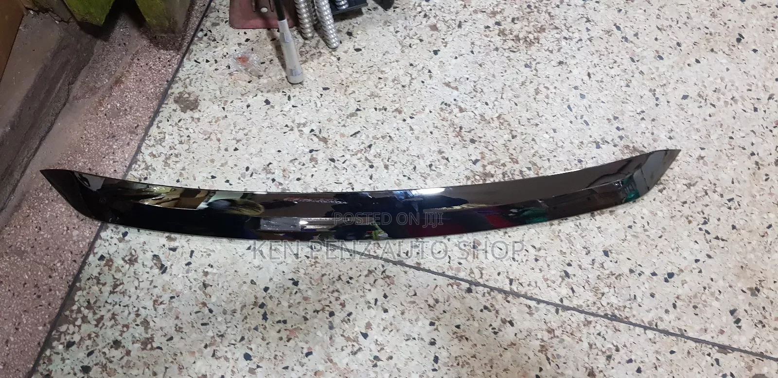 Harrier Hybrid Bonnet Chrome Molding