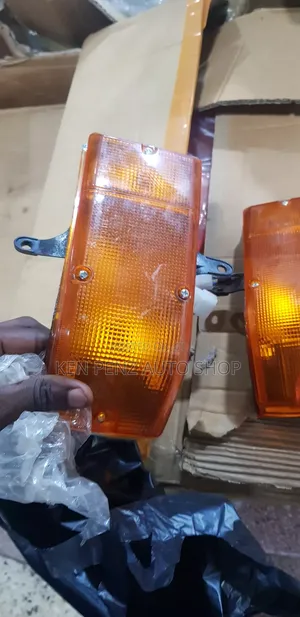 Toyota Dyna Conerlamps