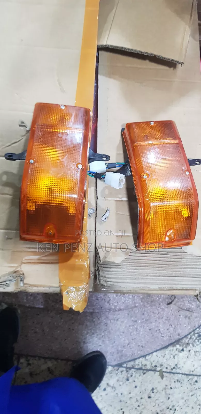 Toyota Dyna Conerlamps