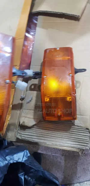 Toyota Dyna Conerlamps