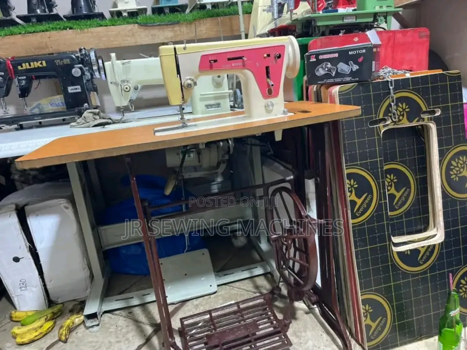 Zigzag Designs Sewing Machine With Original Stand