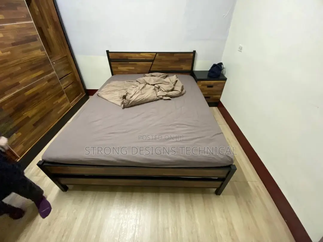5 X 6 Ft Queen Size Bed.
