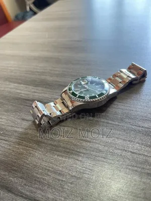 Nour Quartz Watch Green Edition