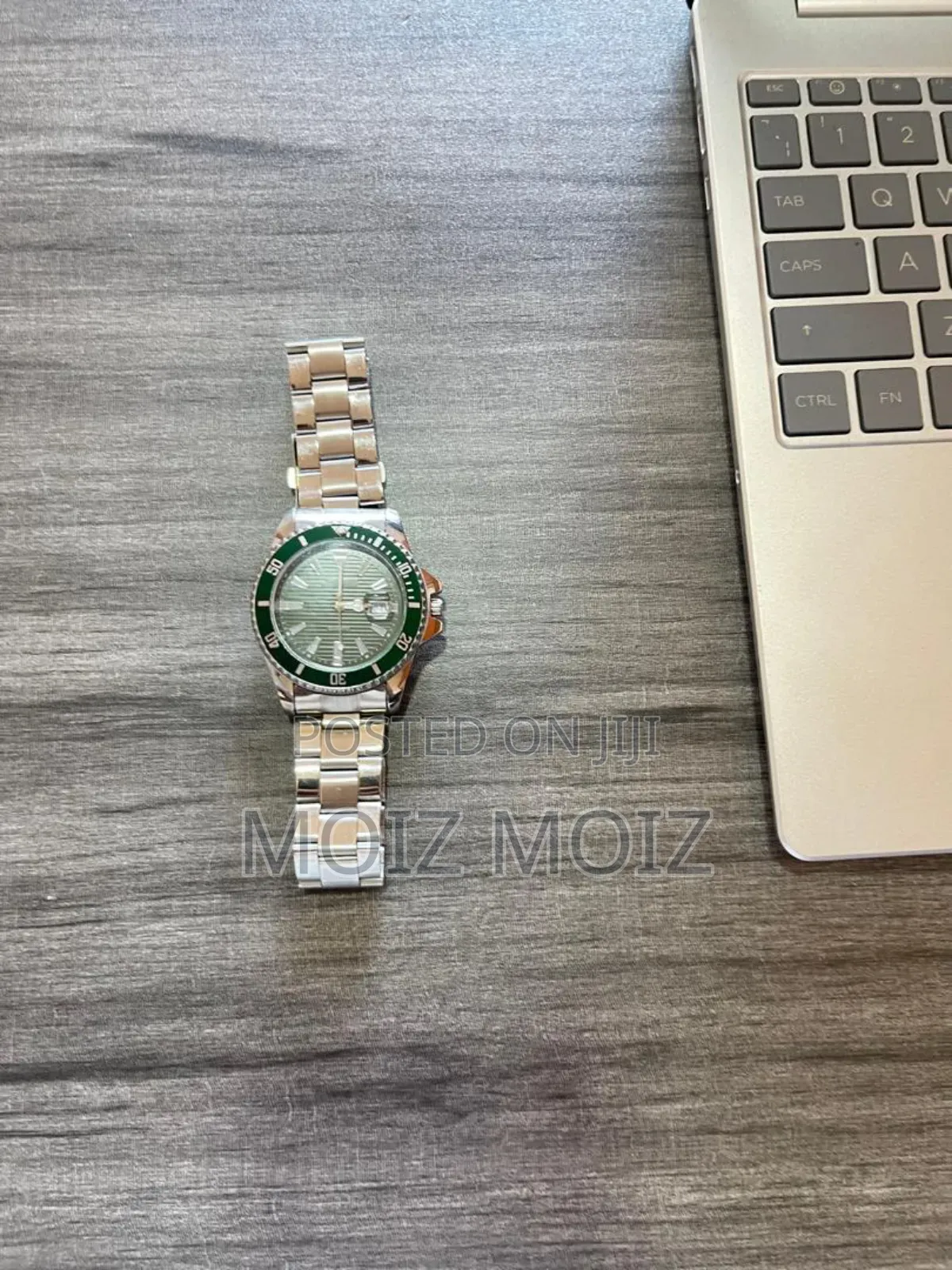 Nour Quartz Watch Green Edition