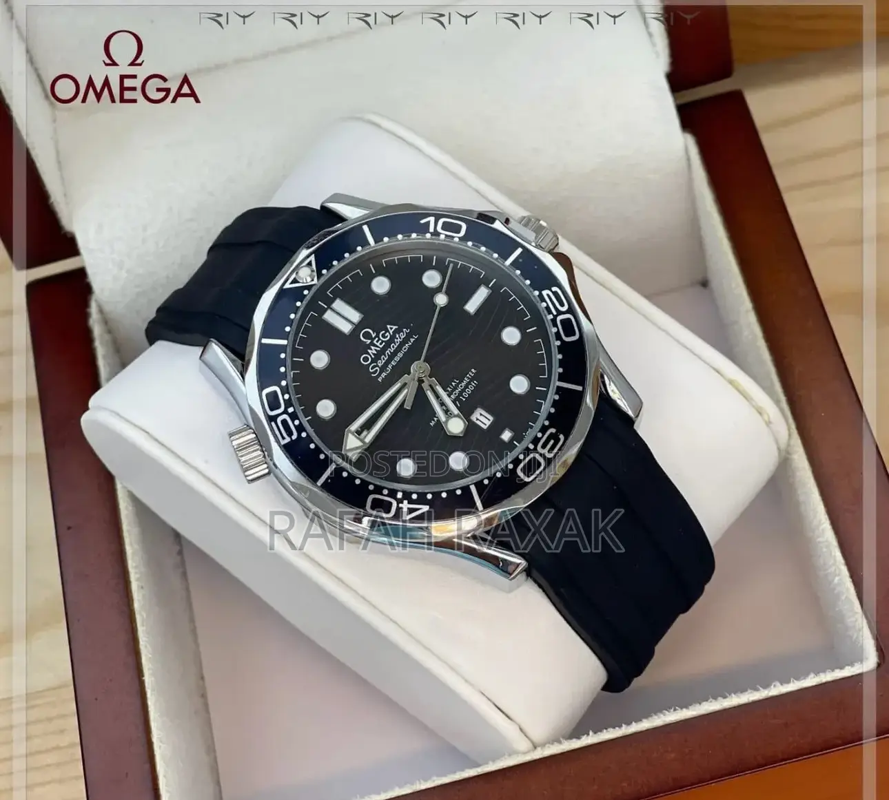 Men’S Omega Seamaster “Black Dial” Rubber Wristwatch