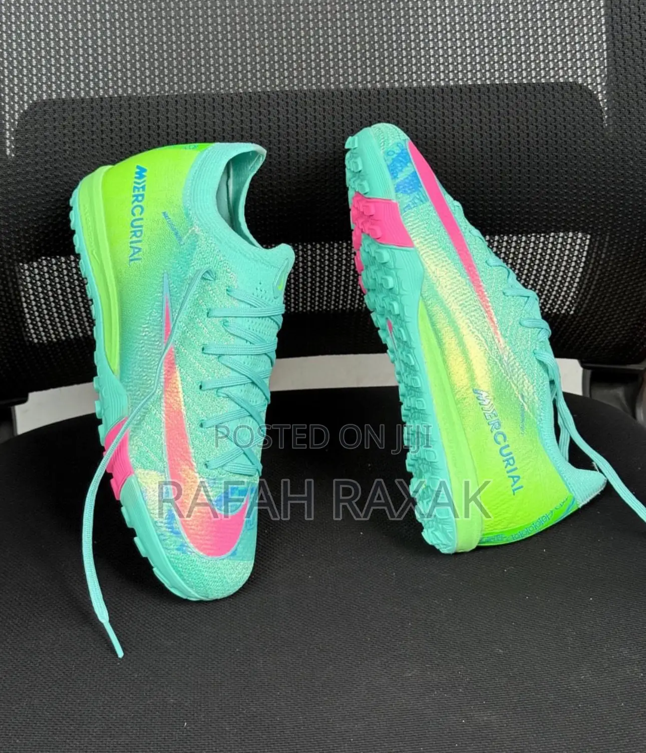 Light Green Air Zoom Mercurial Vapor 16 Turf Football Boots