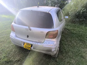 Toyota Vitz 1.0 FWD 5dr 2003 Silver