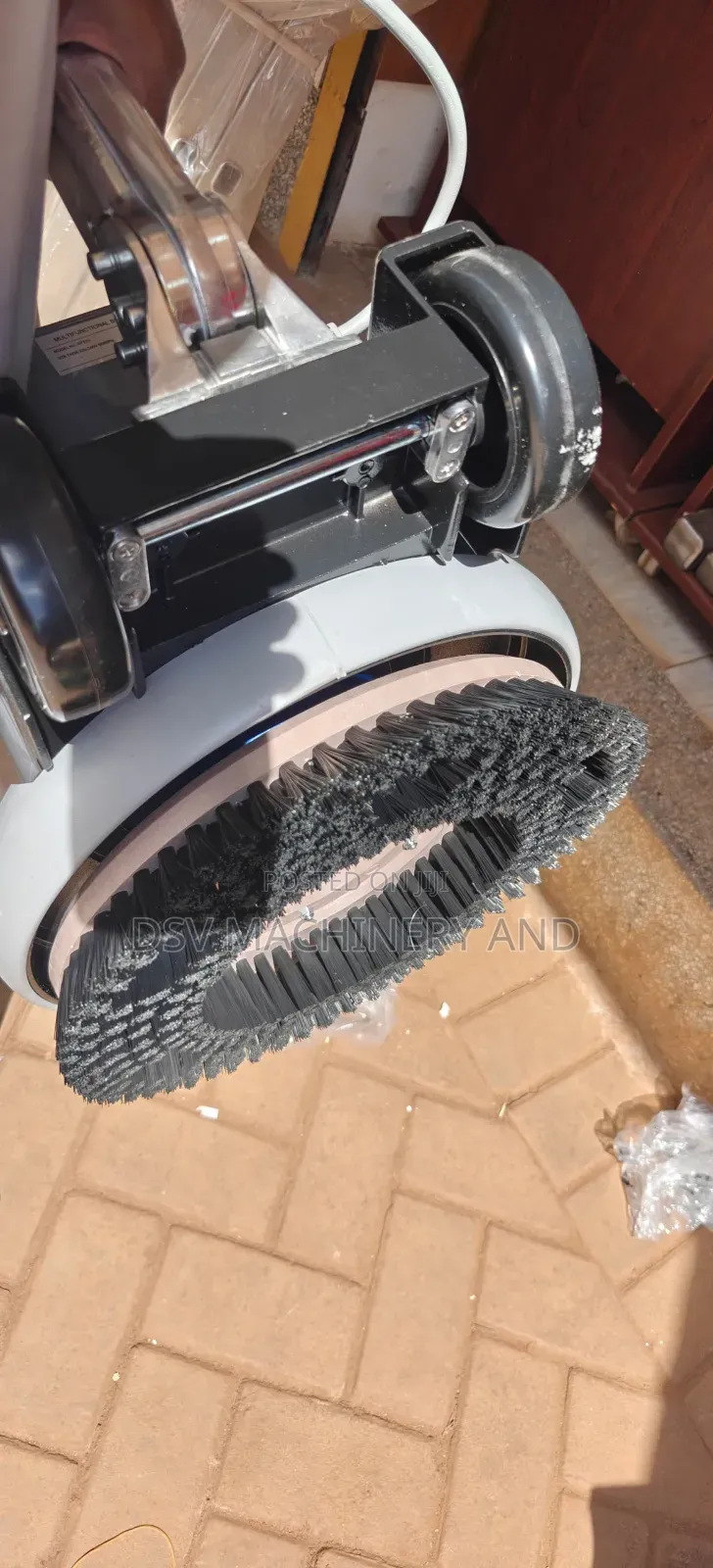Floor and Carpet Scrubber